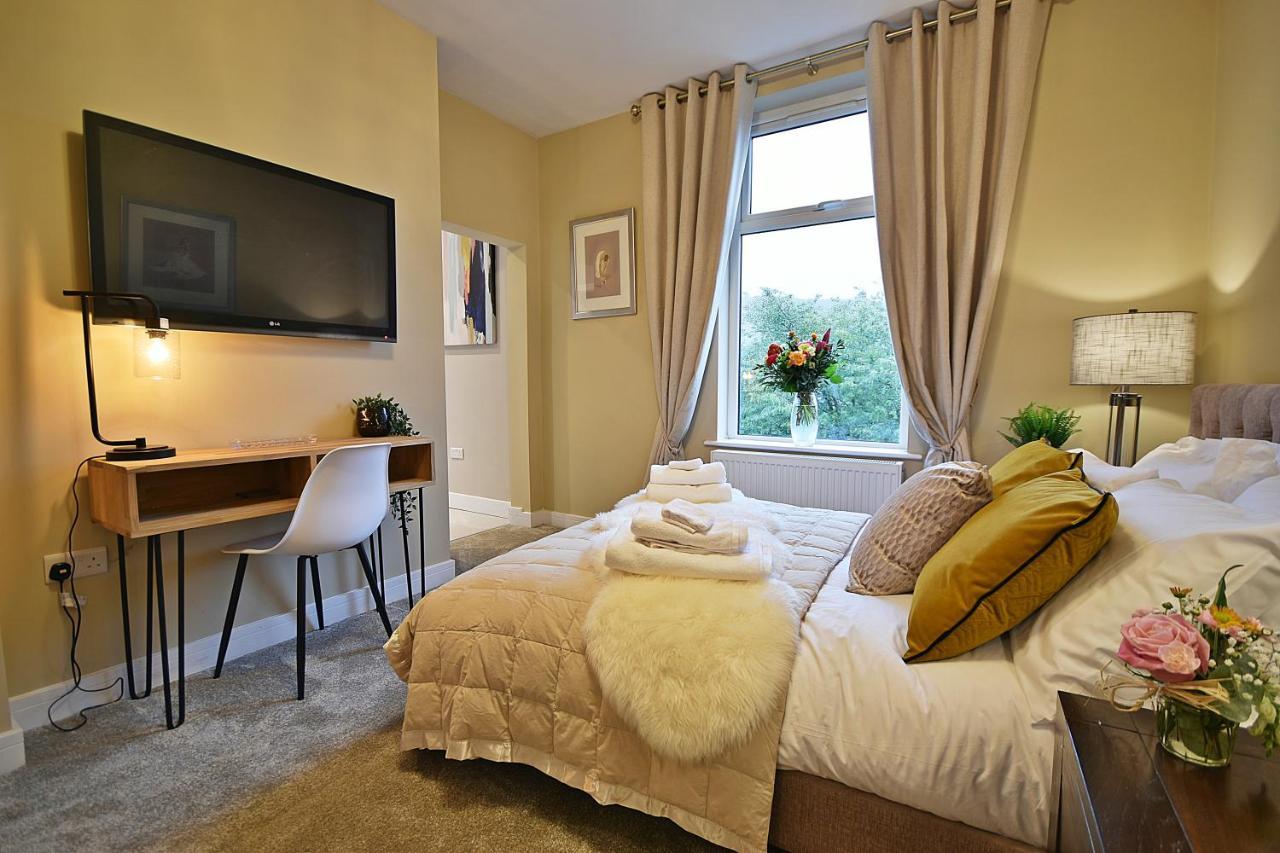 Apartment Moat House *